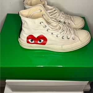 Comme des Garçon Play White High-Top Sneakers wit Red Heart sold as is size 9US